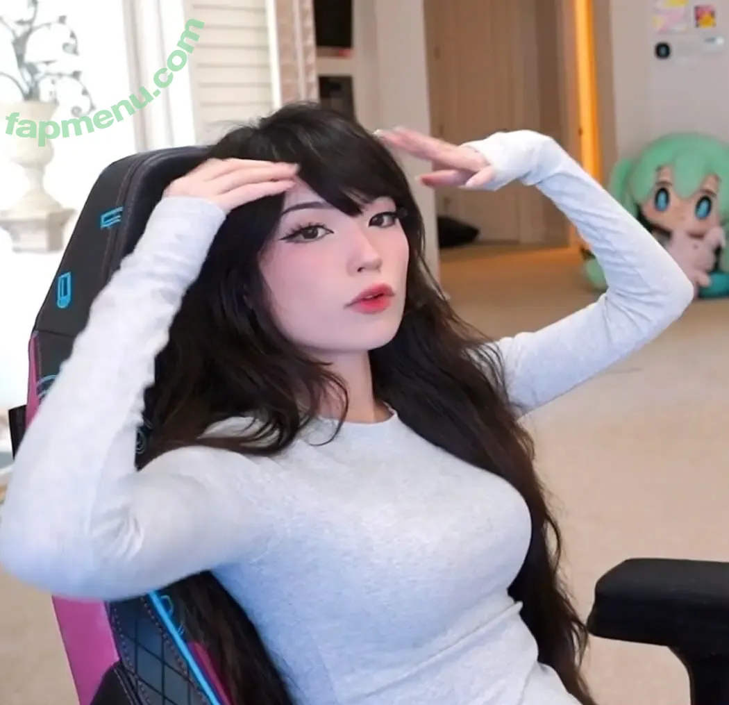 Emiru nude photo #2699 (emiru.jpg)