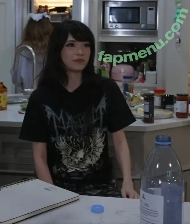 Emiru nude photo #2703 (emiru.jpg)