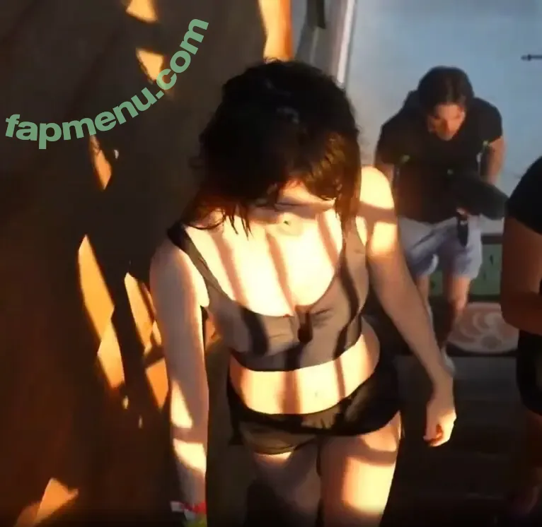 Emiru nude photo #2708 (emiru.jpg)