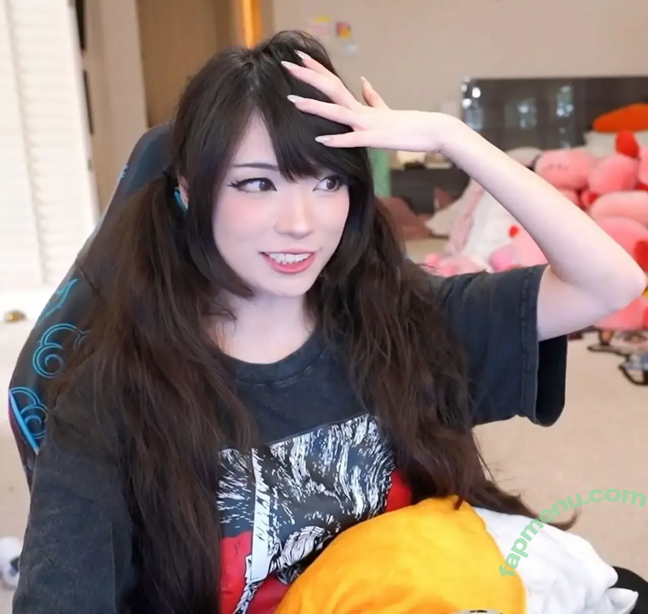 Emiru nude photo #2737 (emiru.jpg)