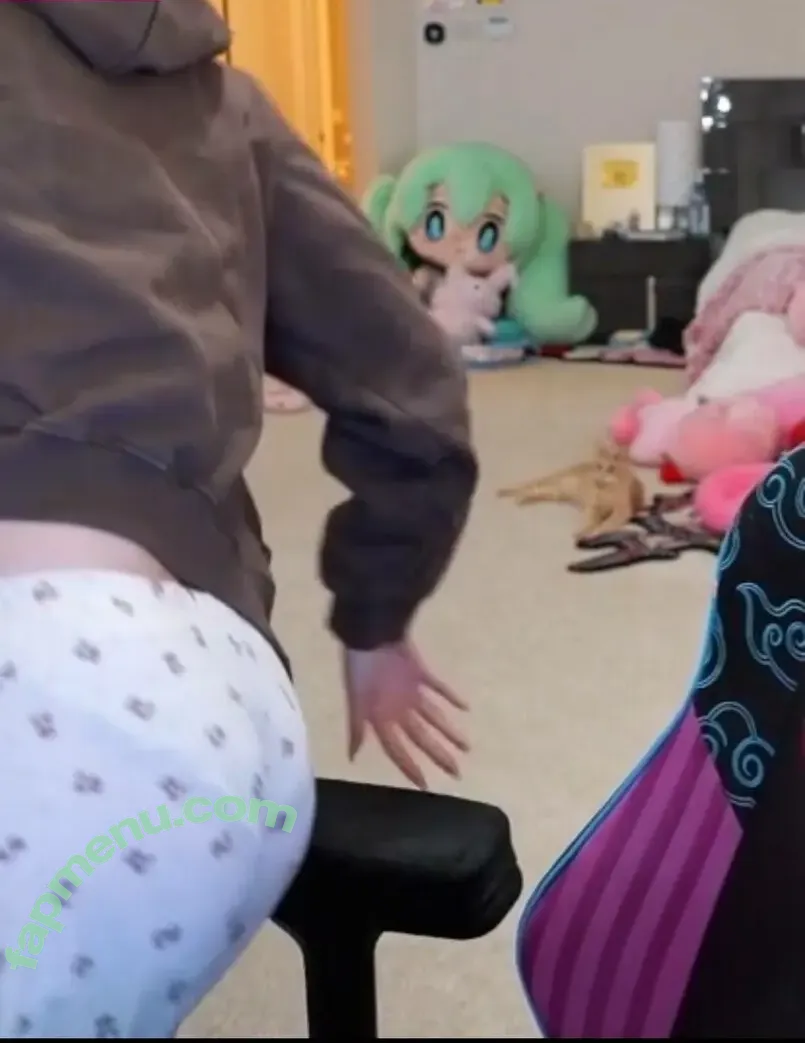 Emiru nude photo #2744 (emiru.jpg)