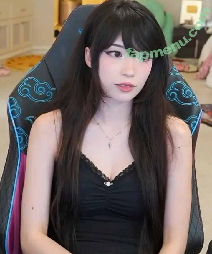 Emiru nude photo #2780 (emiru.jpg)