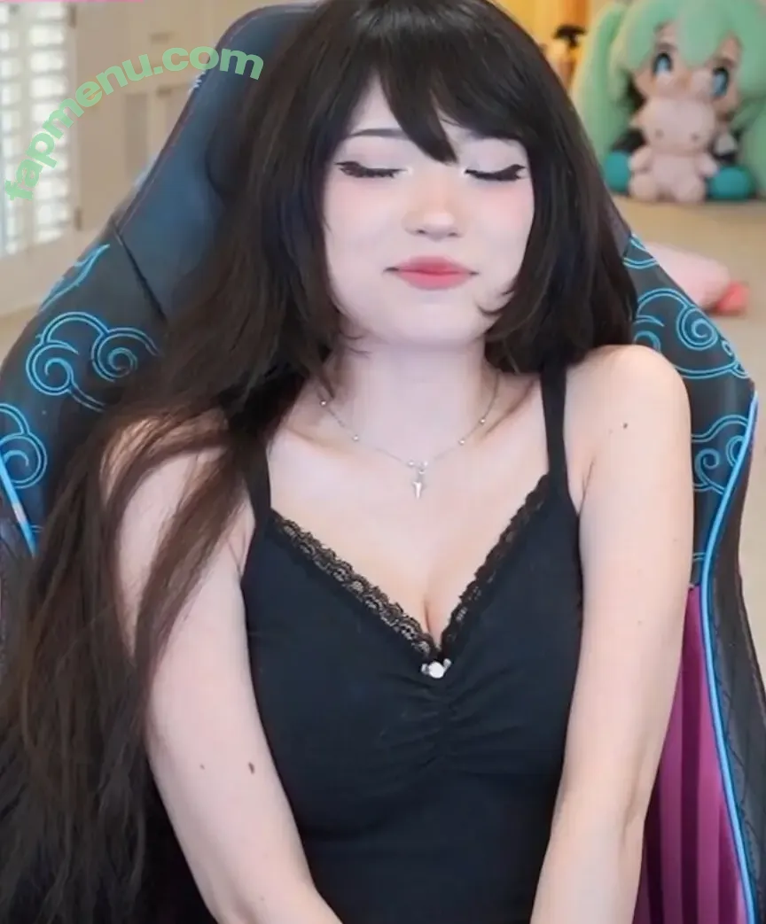 Emiru nude photo #2786 (emiru.jpg)