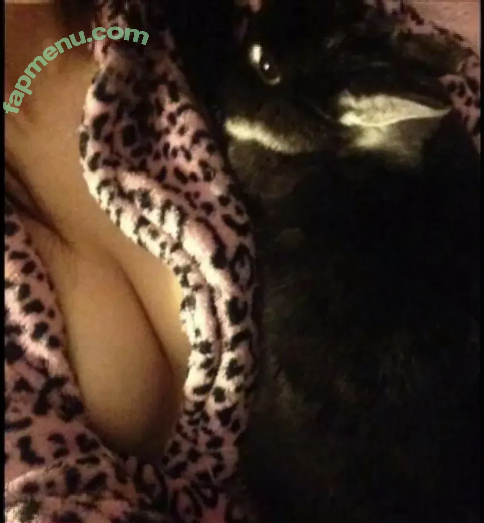 Emiru nude photo #2813 (emiru.jpg)