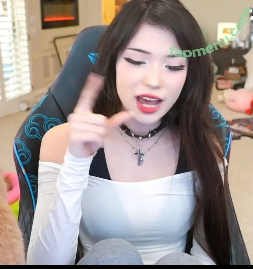 Emiru nude photo #2828 (emiru.jpg)