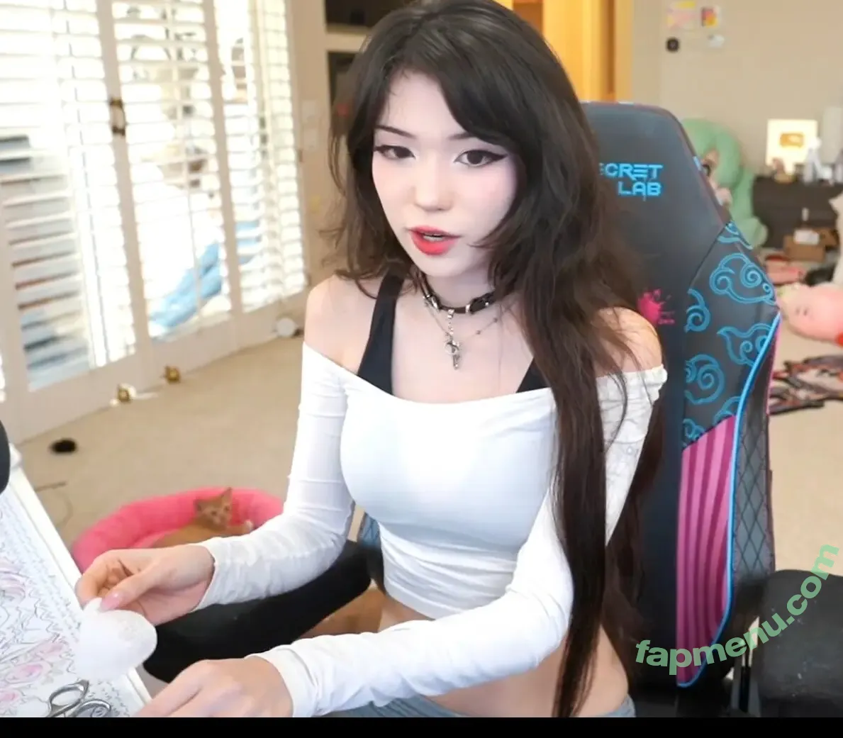 Emiru nude photo #2829 (emiru.jpg)