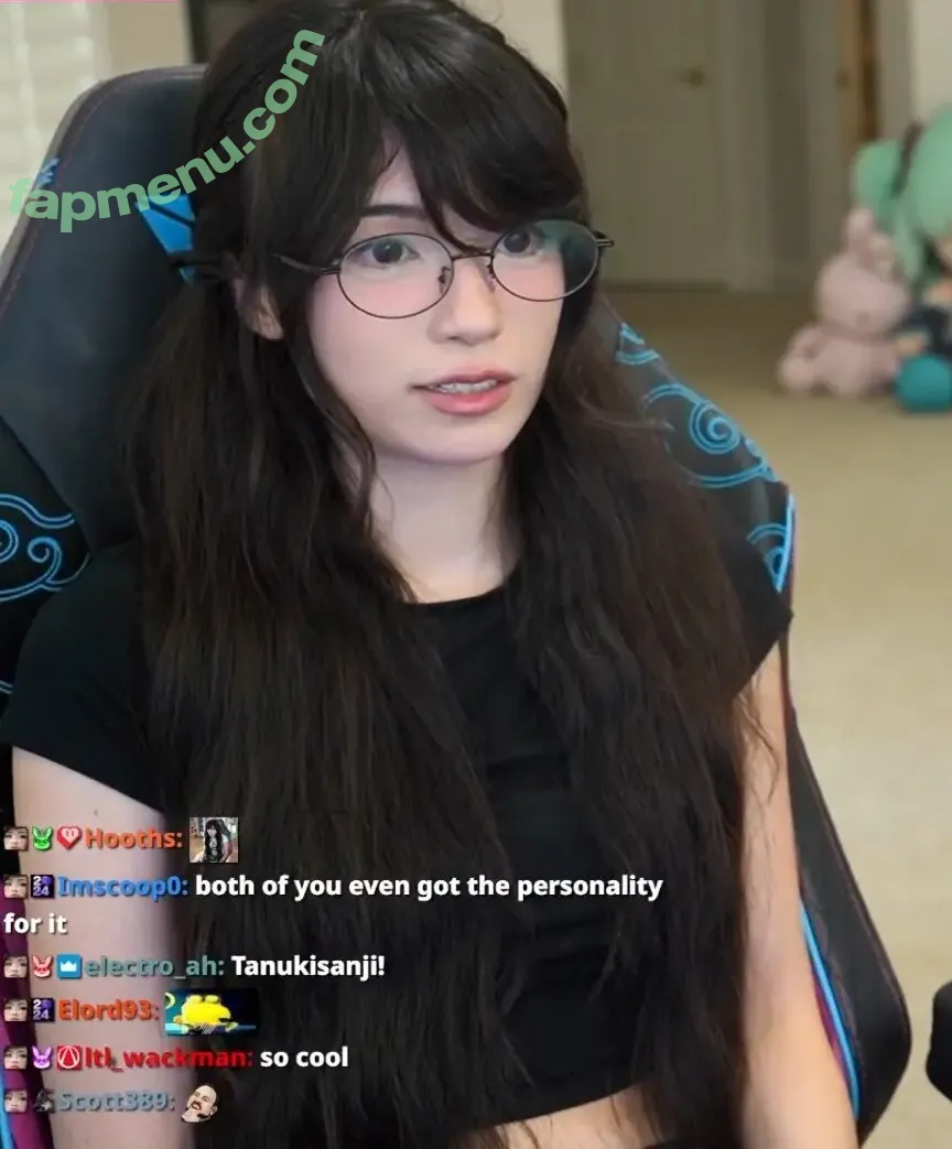 Emiru nude photo #2923 (emiru.jpg)