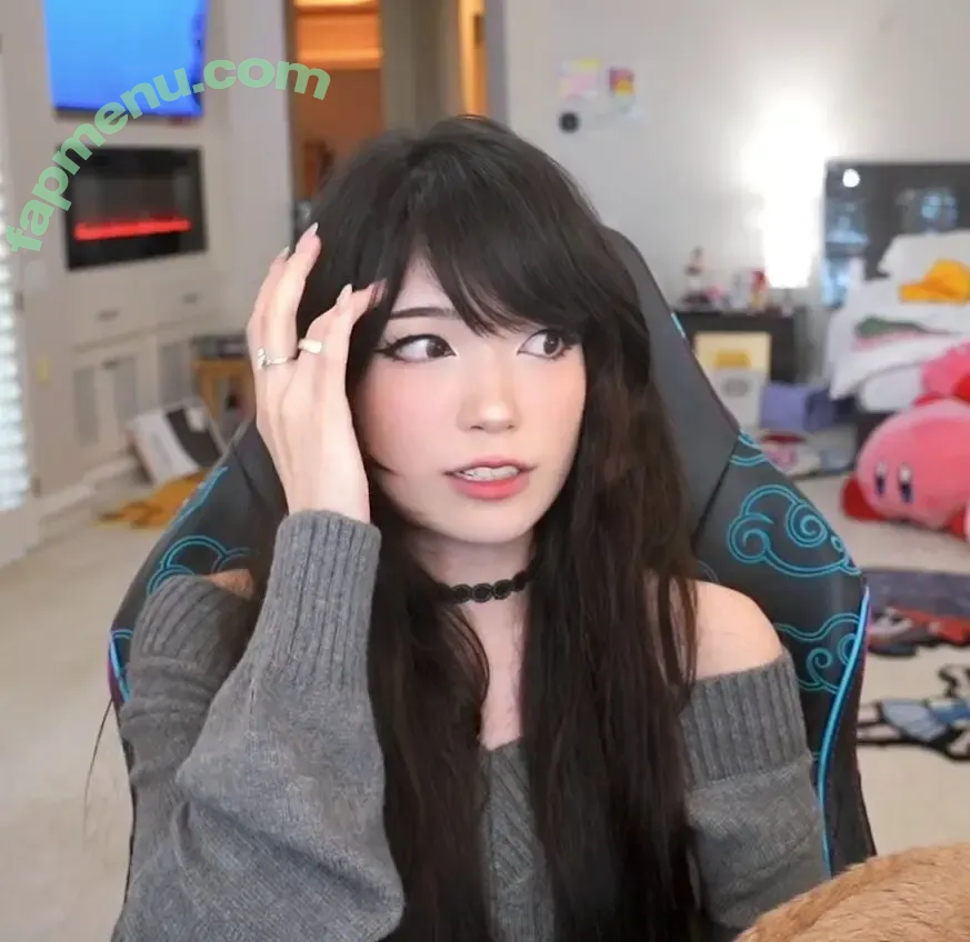 Emiru nude photo #2992 (emiru.jpg)