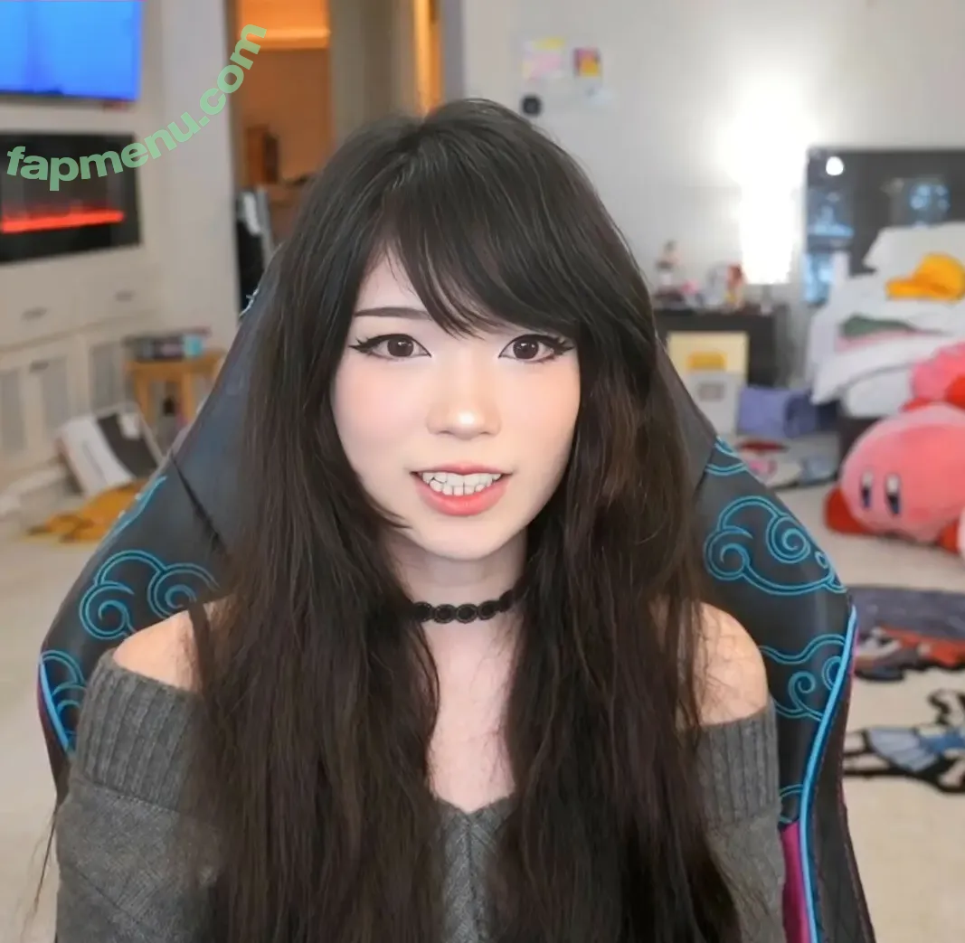 Emiru nude photo #2998 (emiru.jpg)