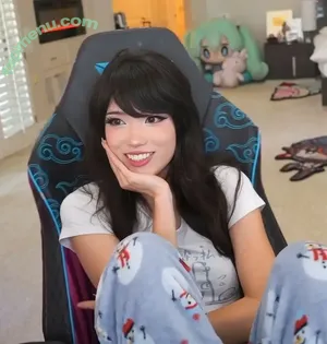 Emiru / emiru.jpg nude photo #3063