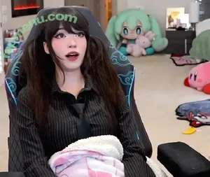 Emiru / emiru.jpg nude photo #3264