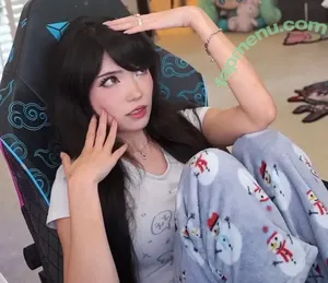 Emiru / emiru.jpg nude photo #3299