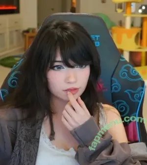 Emiru / emiru.jpg nude photo #3448