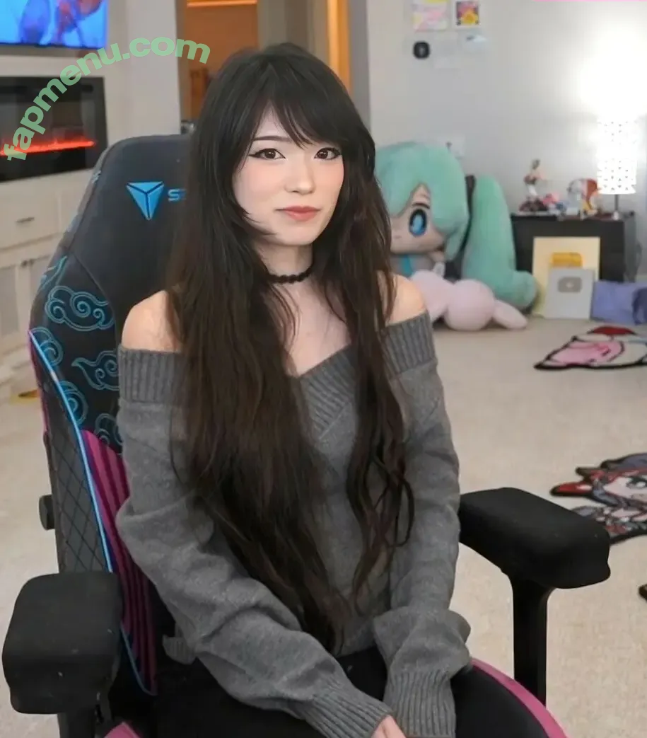 Emiru nude photo #3001 (emiru.jpg)