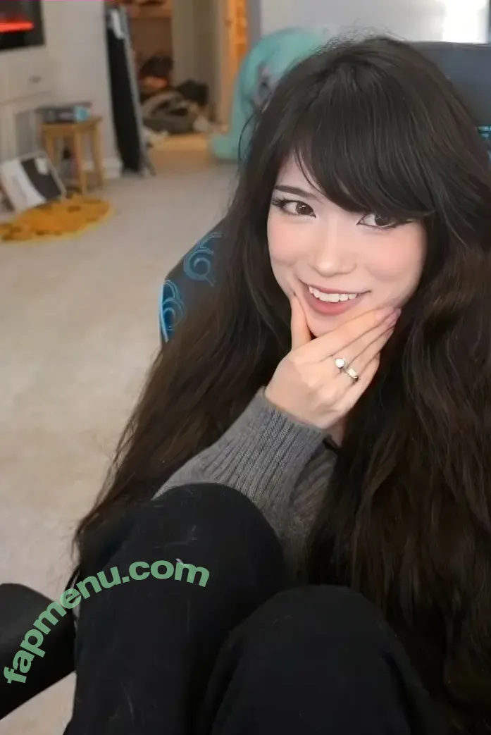 Emiru nude photo #3015 (emiru.jpg)