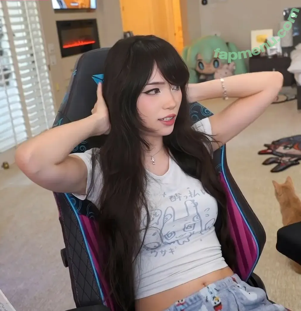 Emiru nude photo #3066 (emiru.jpg)