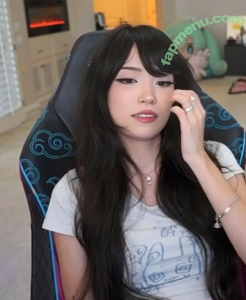 Emiru nude photo #3068 (emiru.jpg)