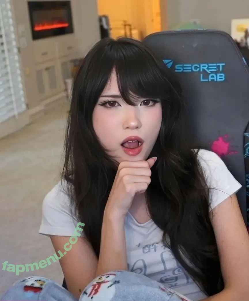 Emiru nude photo #3075 (emiru.jpg)