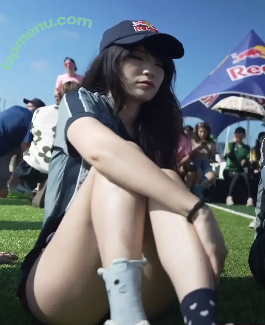 Emiru nude photo #3086 (emiru.jpg)