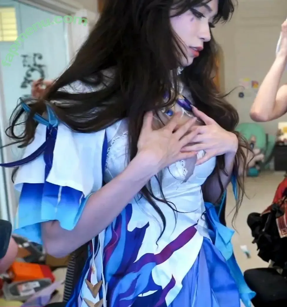 Emiru nude photo #3117 (emiru.jpg)