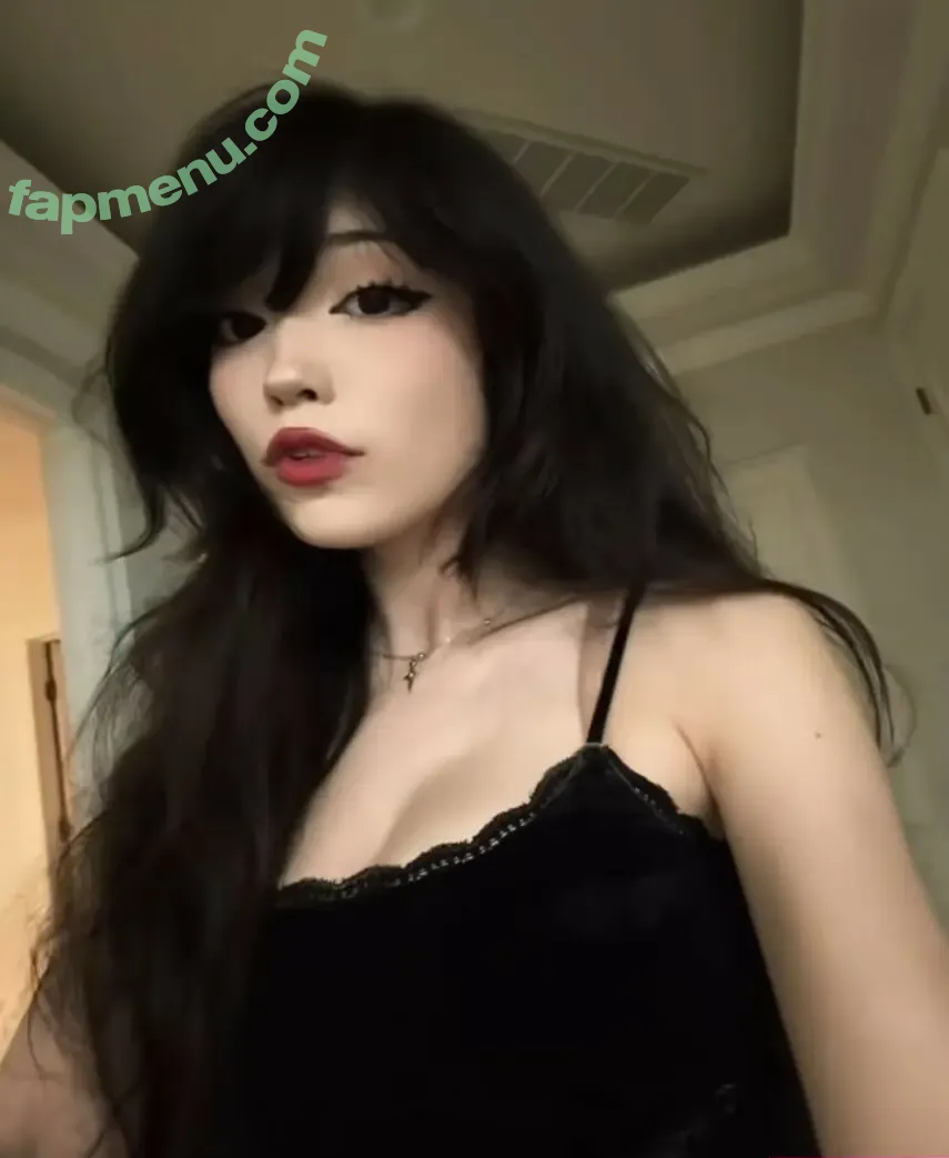 Emiru nude photo #3169 (emiru.jpg)