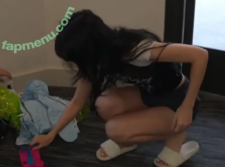 Emiru nude photo #3185 (emiru.jpg)