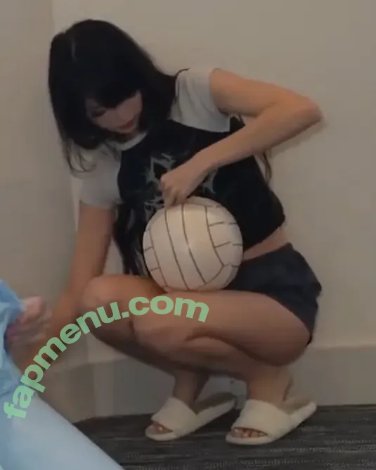 Emiru nude photo #3199 (emiru.jpg)