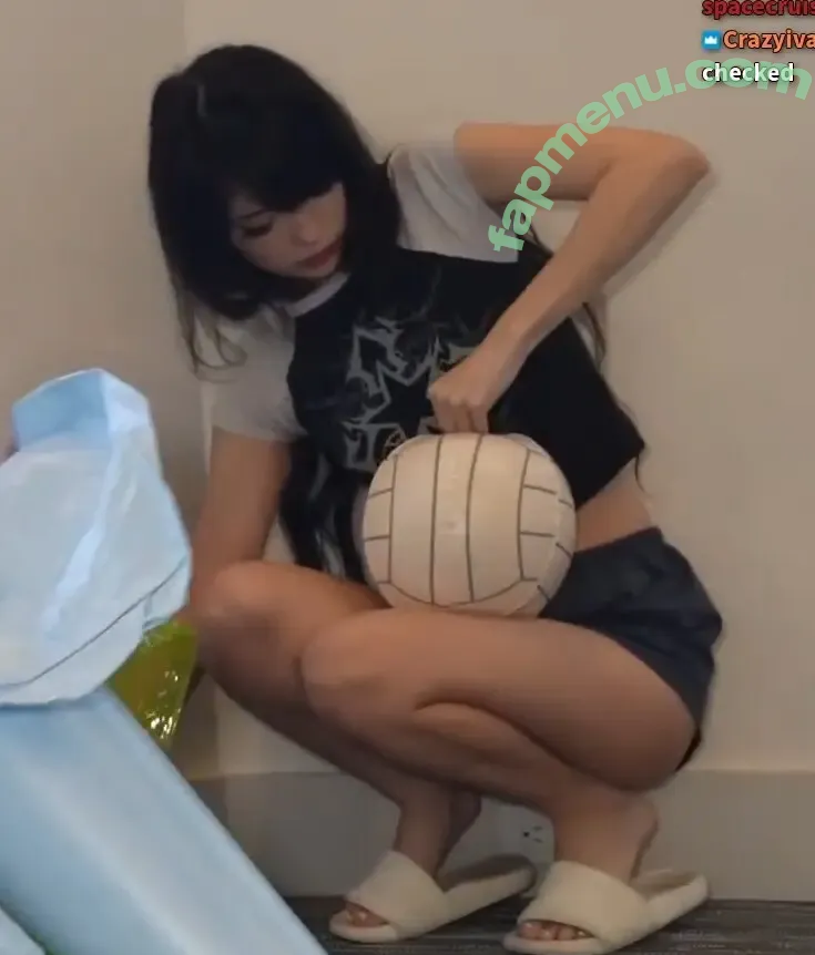 Emiru nude photo #3200 (emiru.jpg)