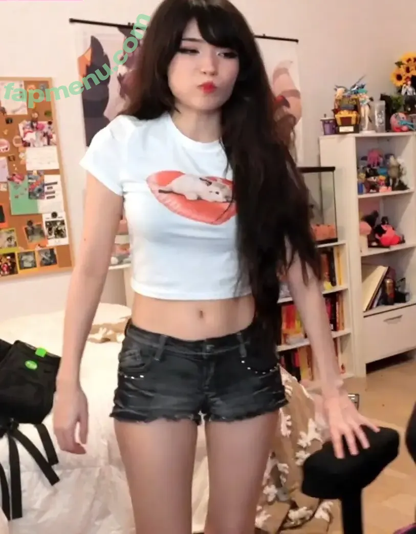 Emiru nude photo #3228 (emiru.jpg)