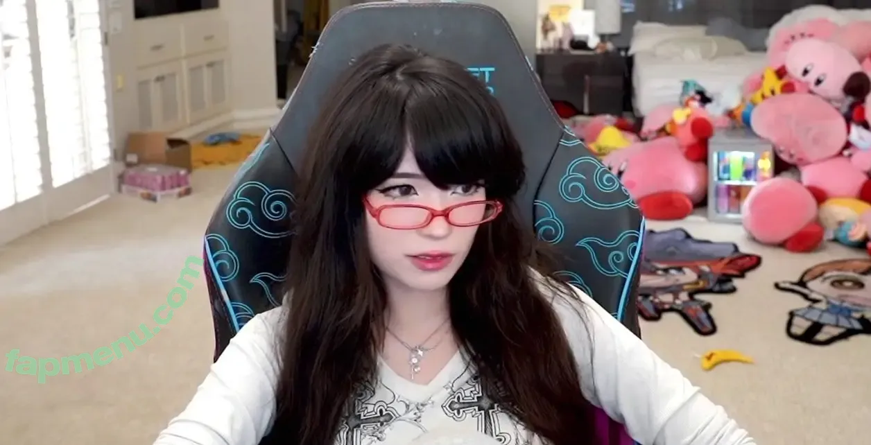 Emiru nude photo #3256 (emiru.jpg)