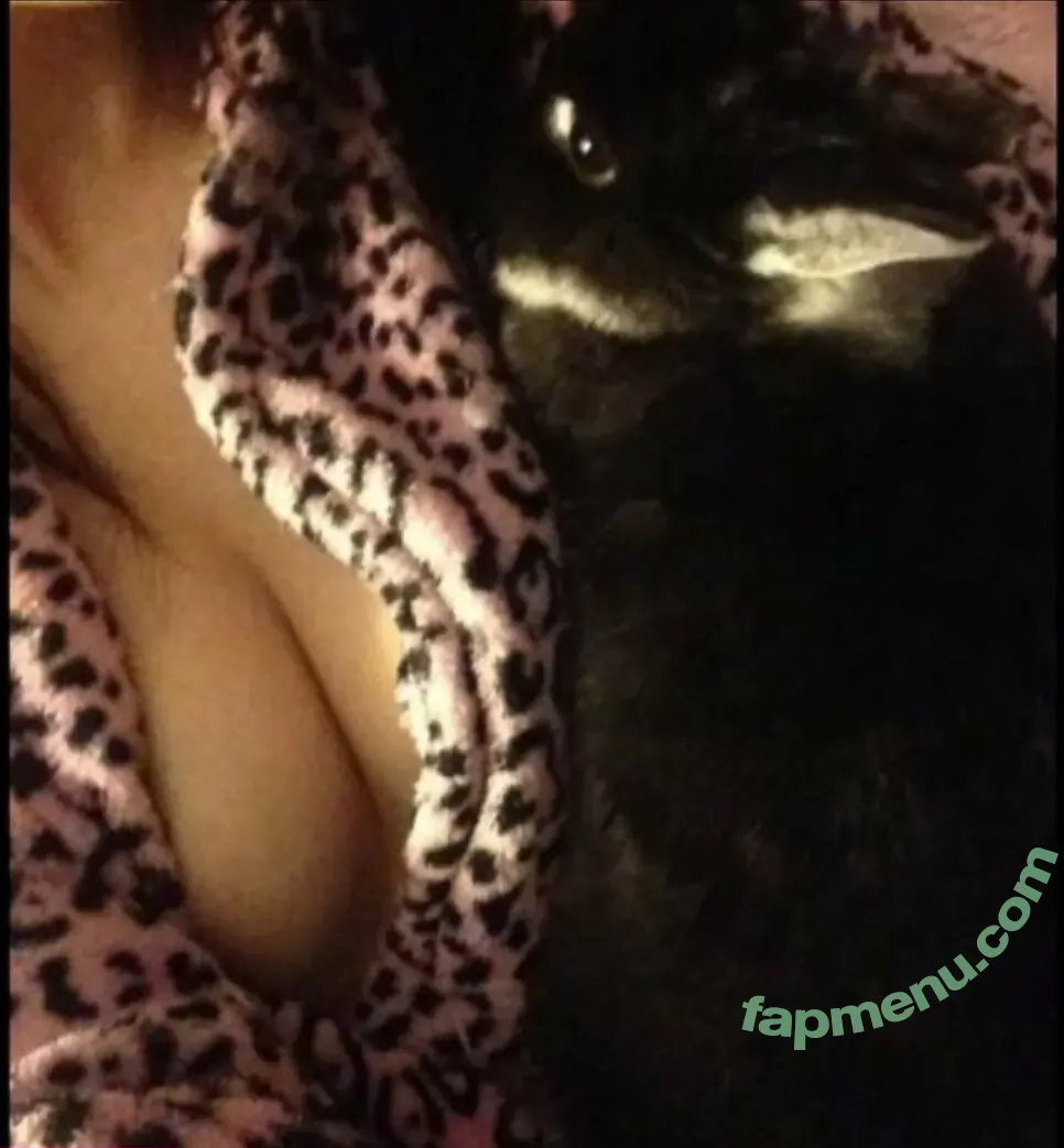 Emiru nude photo #3257 (emiru.jpg)