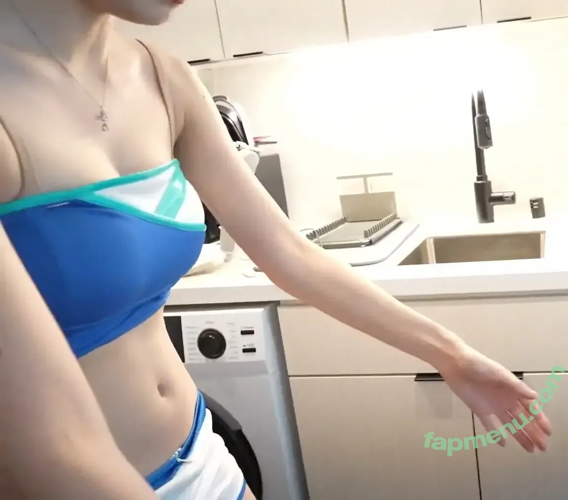 Emiru nude photo #3266 (emiru.jpg)