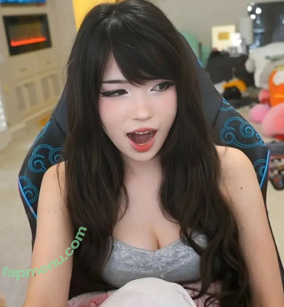 Emiru nude photo #3274 (emiru.jpg)
