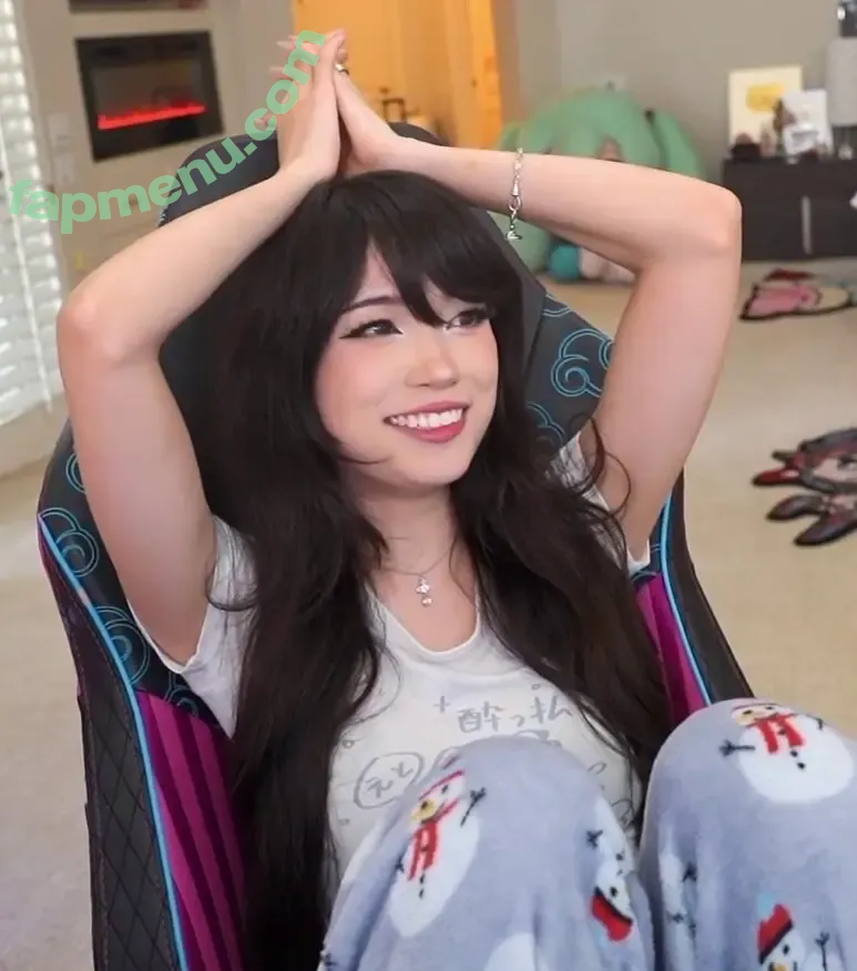 Emiru nude photo #3297 (emiru.jpg)