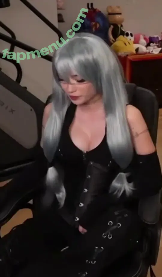 Emiru nude photo #3370 (emiru.jpg)