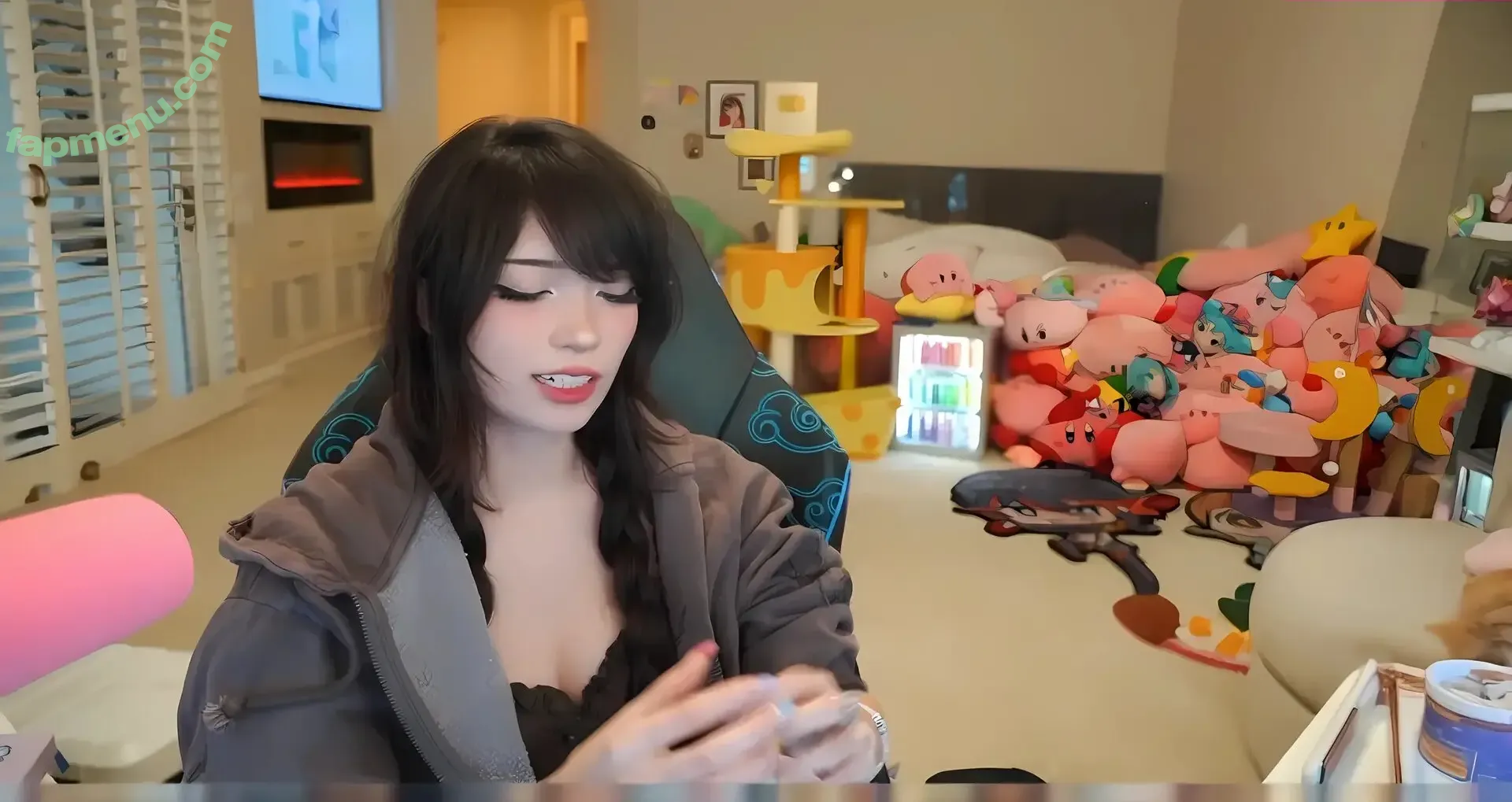 Emiru nude photo #3429 (emiru.jpg)