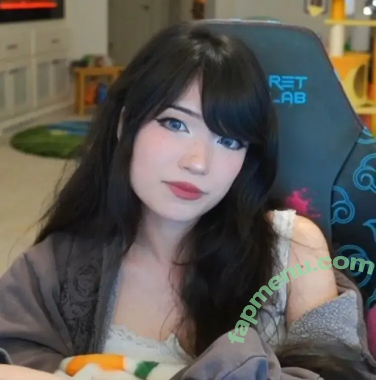 Emiru nude photo #3446 (emiru.jpg)