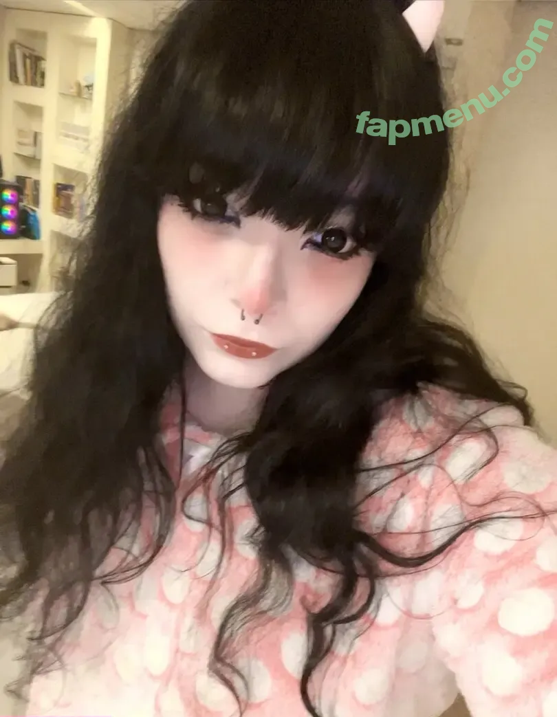 emitriz nude photo #0009 (emilly beatriz / emitriz_)