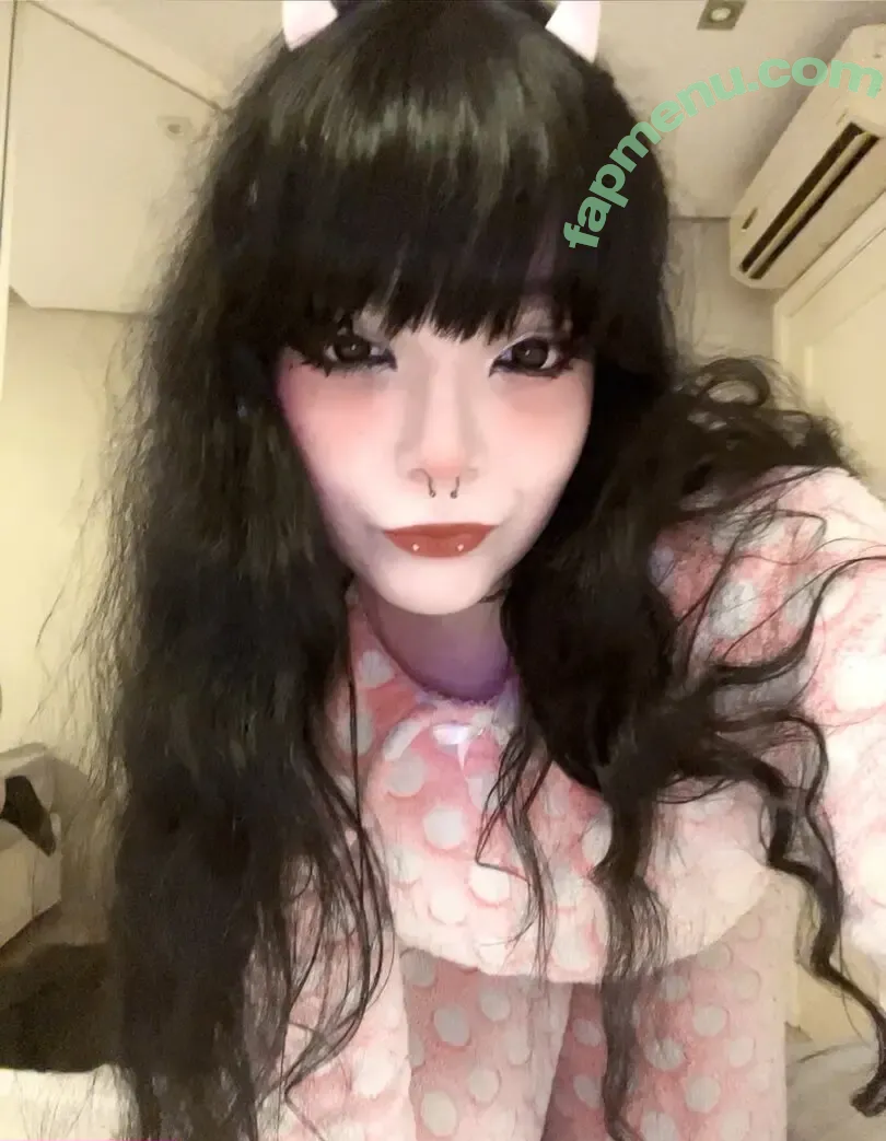 emitriz nude photo #0011 (emilly beatriz / emitriz_)