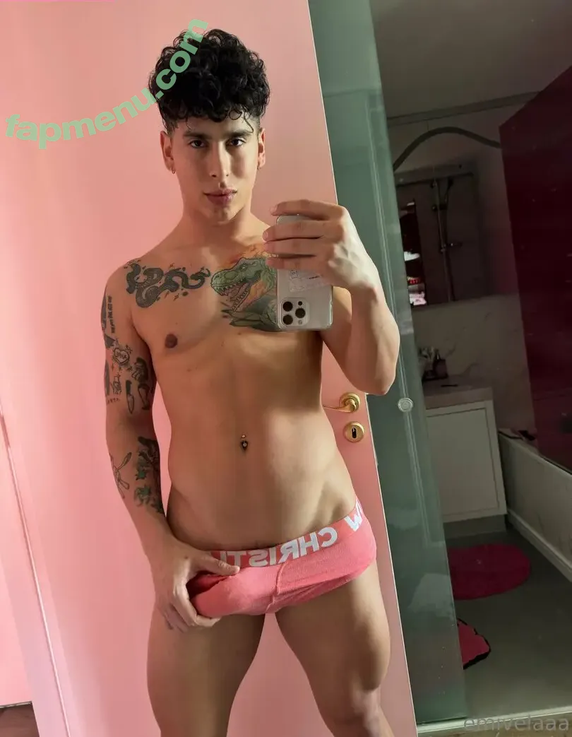 emivelaaa nude photo #0084 (emivelaaa)