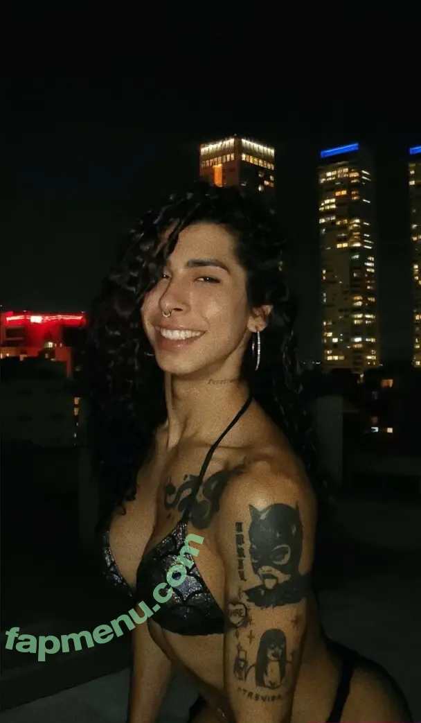 emivelaaa nude photo #0091 (emivelaaa)