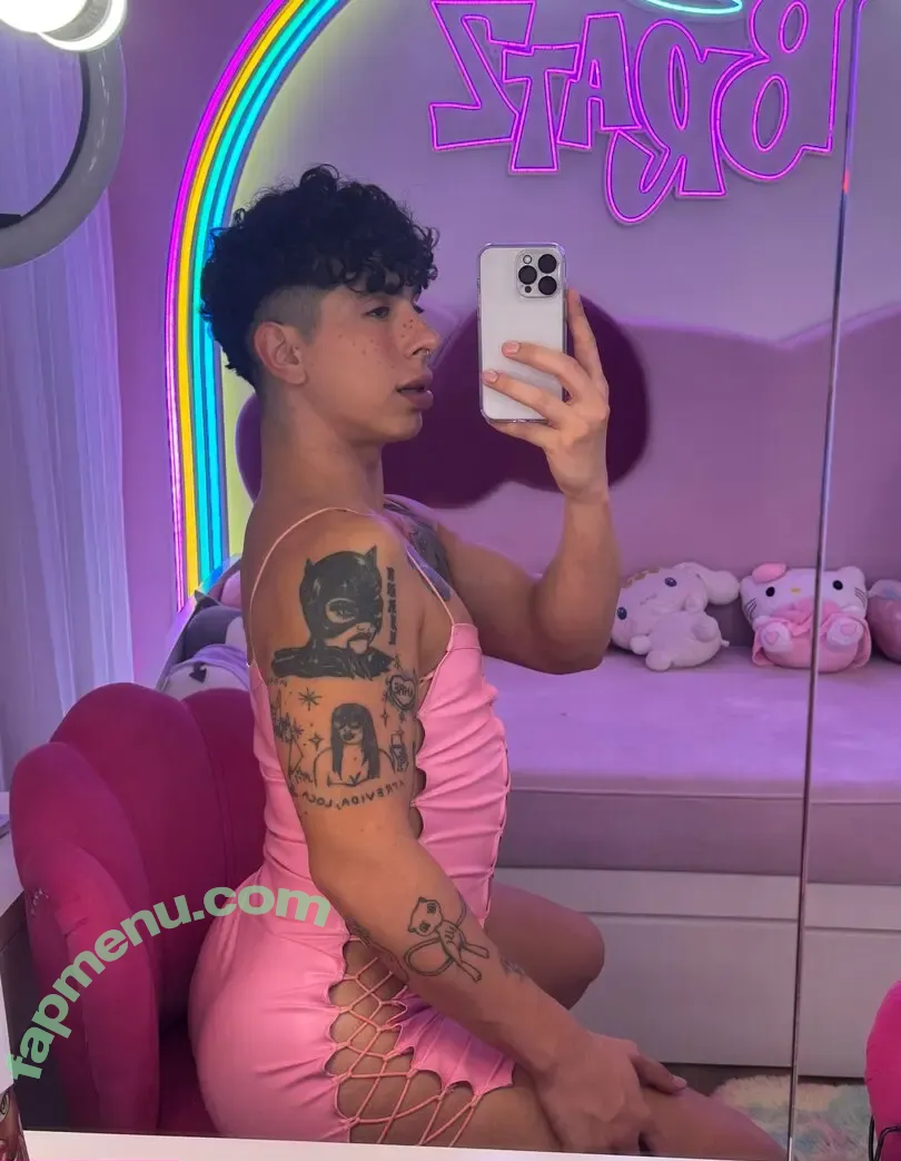 emivelaaa nude photo #0097 (emivelaaa)