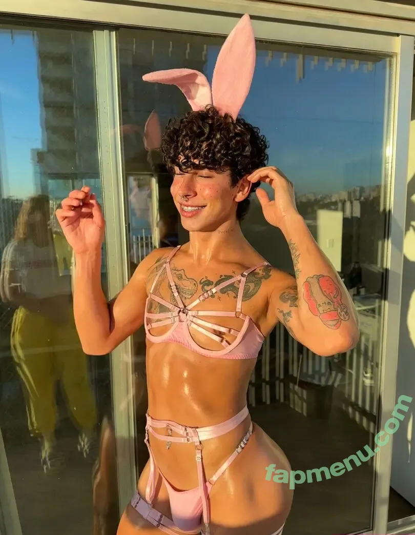 emivelaaa nude photo #0101 (emivelaaa)