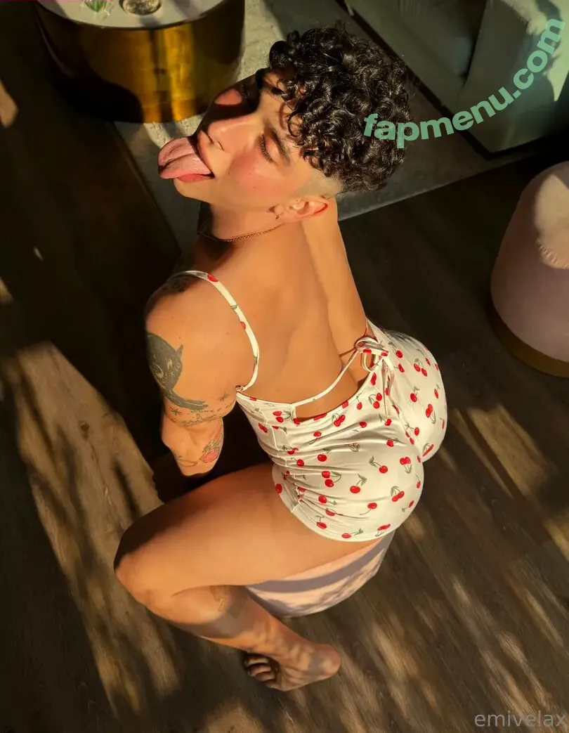 emivelax nude photo #0007 (emivelaaa)
