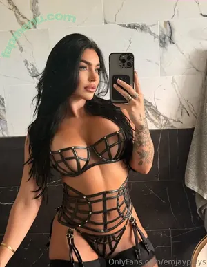 emjayplays / emjayrinaudo_ nude photo #0018