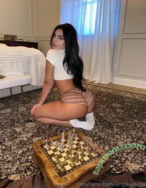 emjayplays / emjayrinaudo_ nude photo #0021