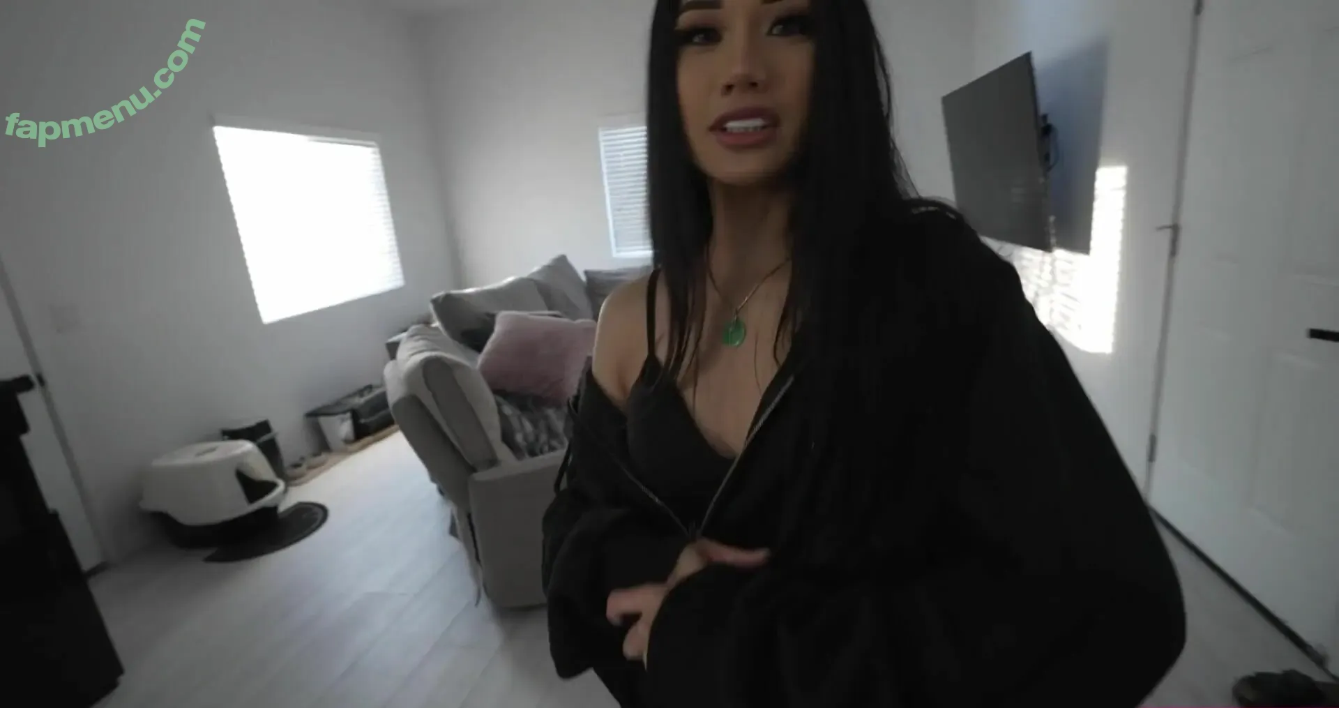Emkayvee nude photo #0011 (Emkayvee)