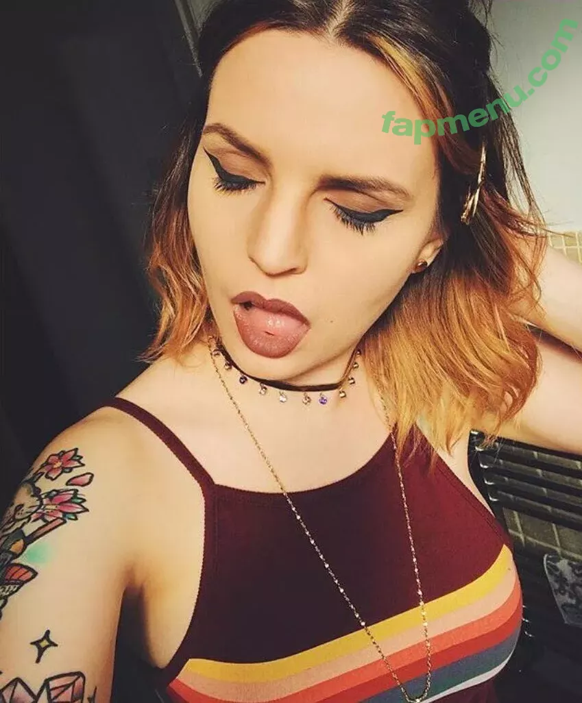 Emma Blackery nude photo #0064 (emmablackery)