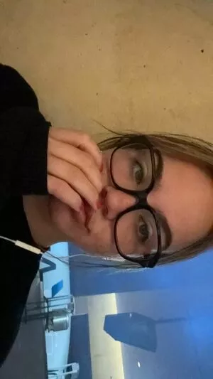 Emma Brooks / emma_brooks / emmabrooks / emmabrooksmcallister nude photo #1575