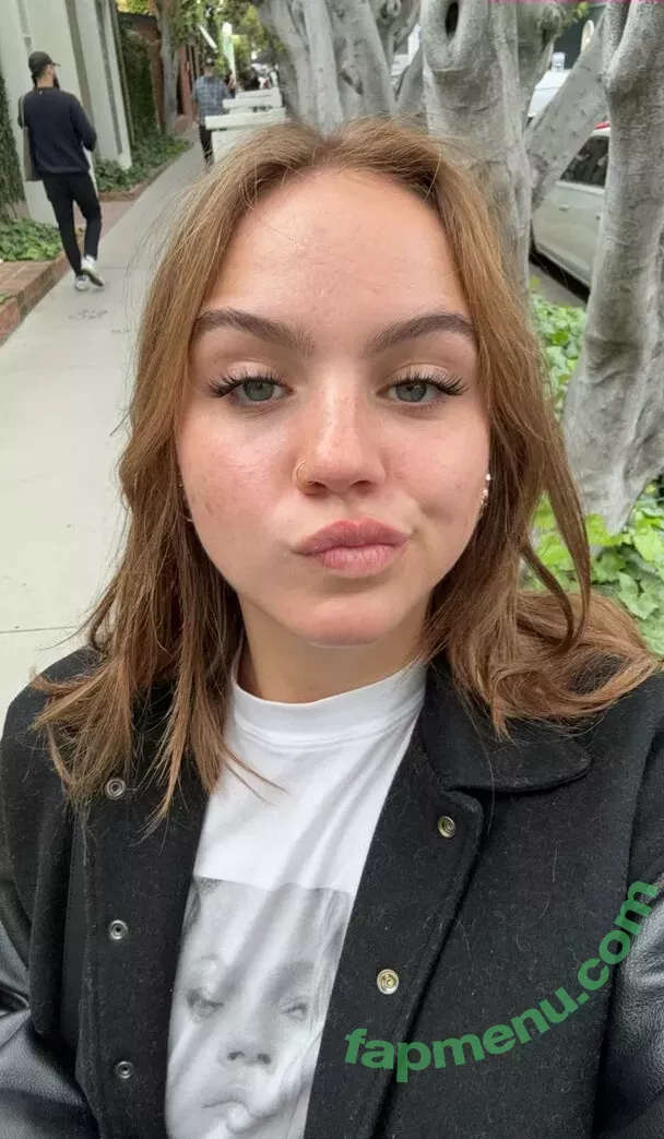 Emma Brooks nude photo #1343 (emma_brooks / emmabrooks / emmabrooksmcallister)